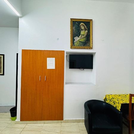Hostal Mont Thabor บาร์เซโลนา ภายนอก รูปภาพ
