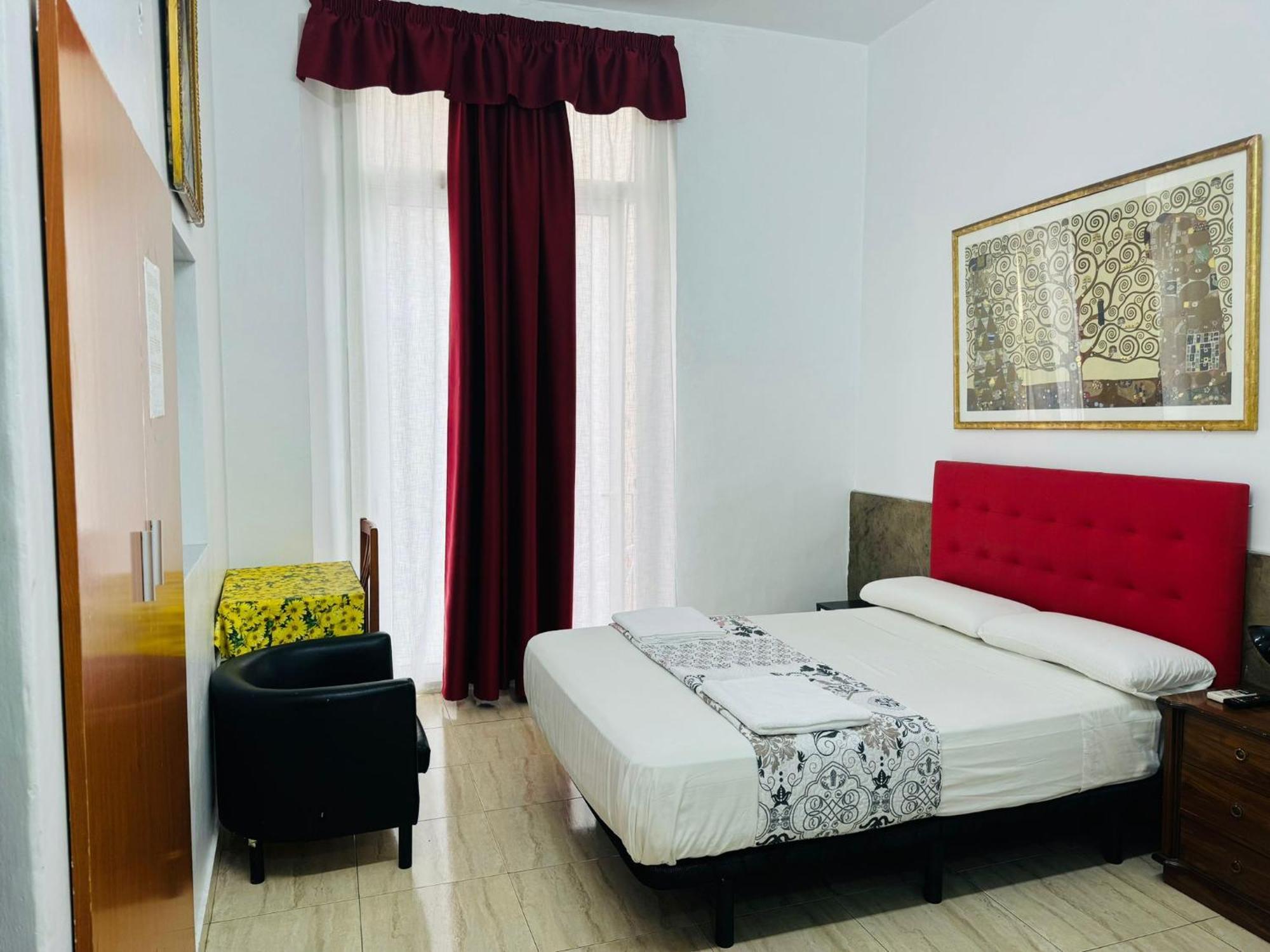 Hostal Mont Thabor บาร์เซโลนา ภายนอก รูปภาพ