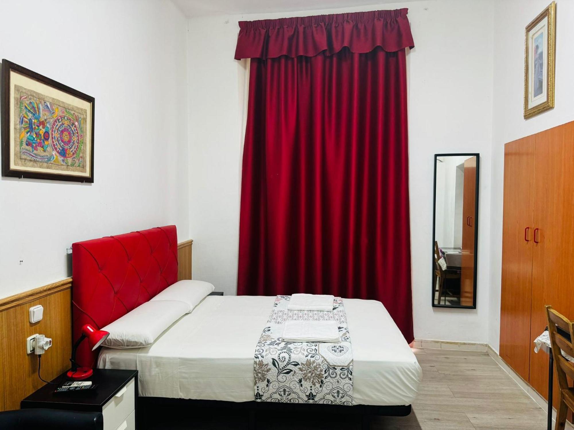 Hostal Mont Thabor บาร์เซโลนา ภายนอก รูปภาพ