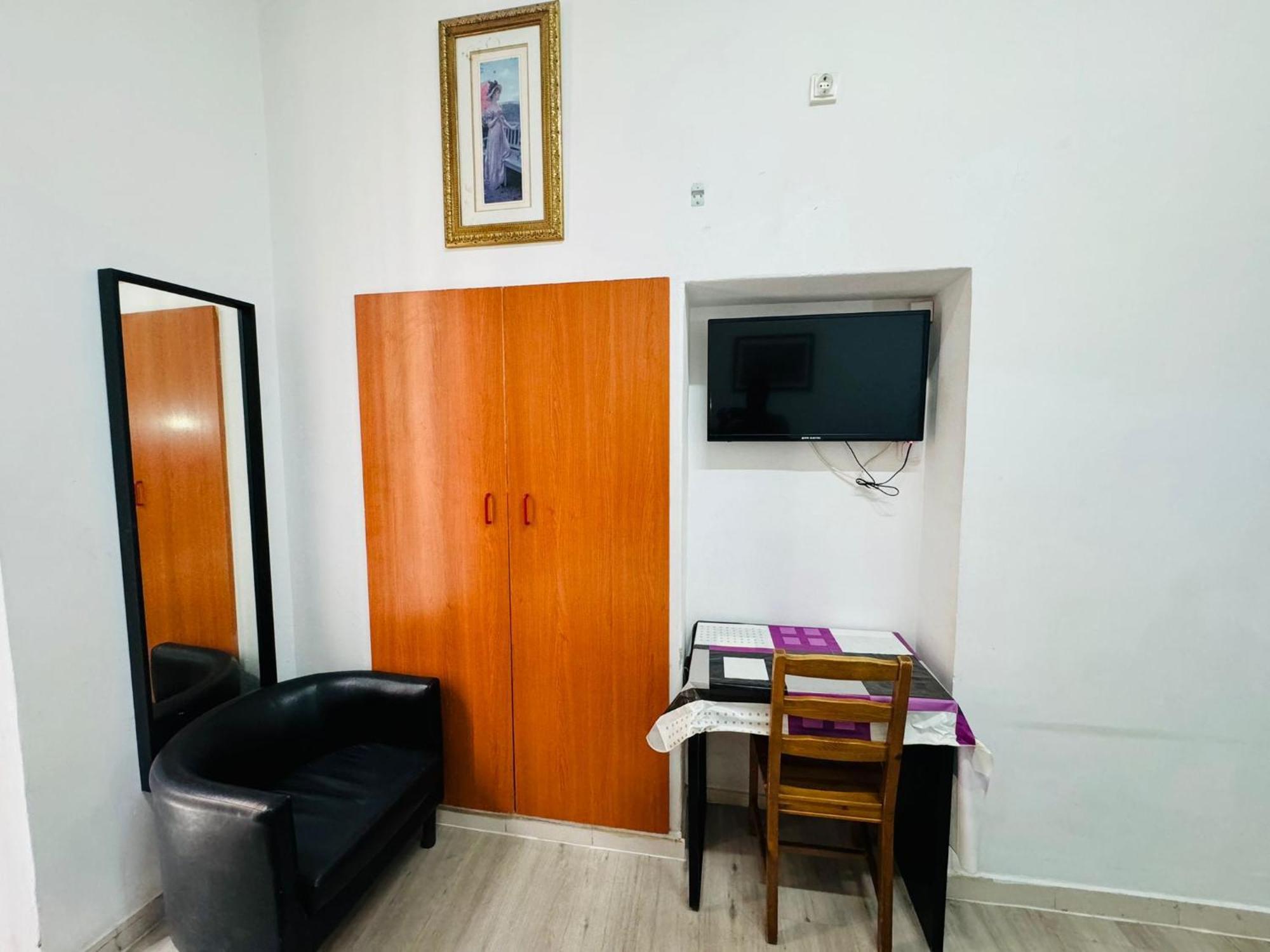 Hostal Mont Thabor บาร์เซโลนา ภายนอก รูปภาพ