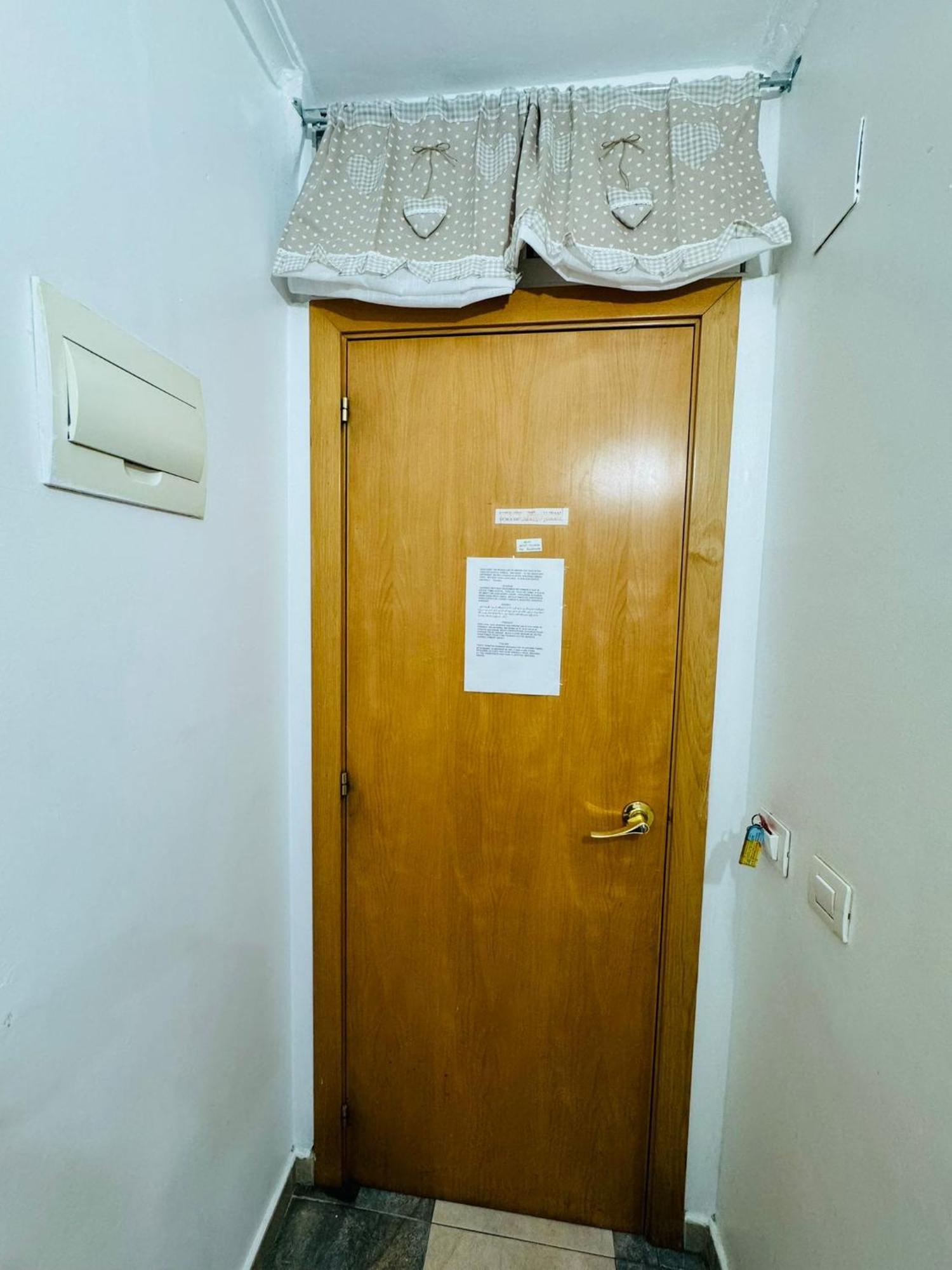 Hostal Mont Thabor บาร์เซโลนา ภายนอก รูปภาพ