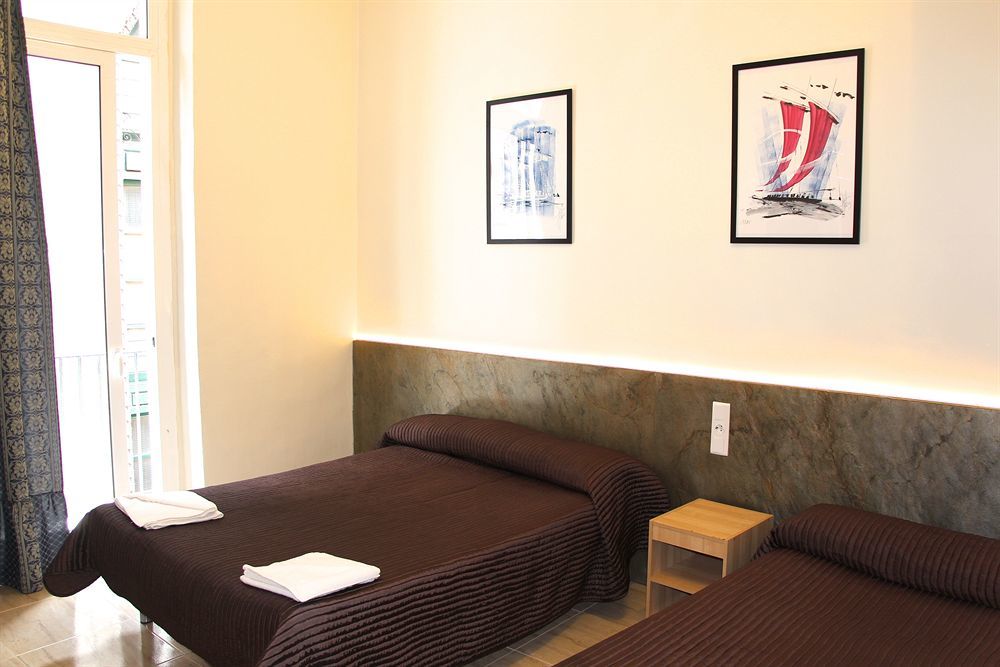 Hostal Mont Thabor บาร์เซโลนา ภายนอก รูปภาพ